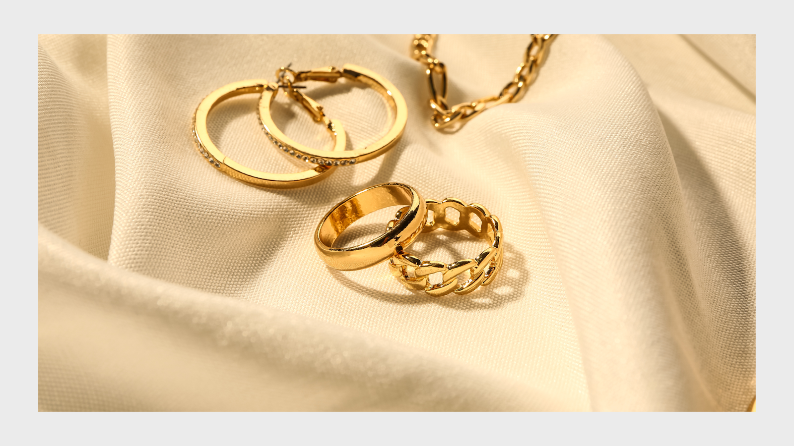 7 Trending Fashion Jewellery Items: Elegance Meets Contemporary Style