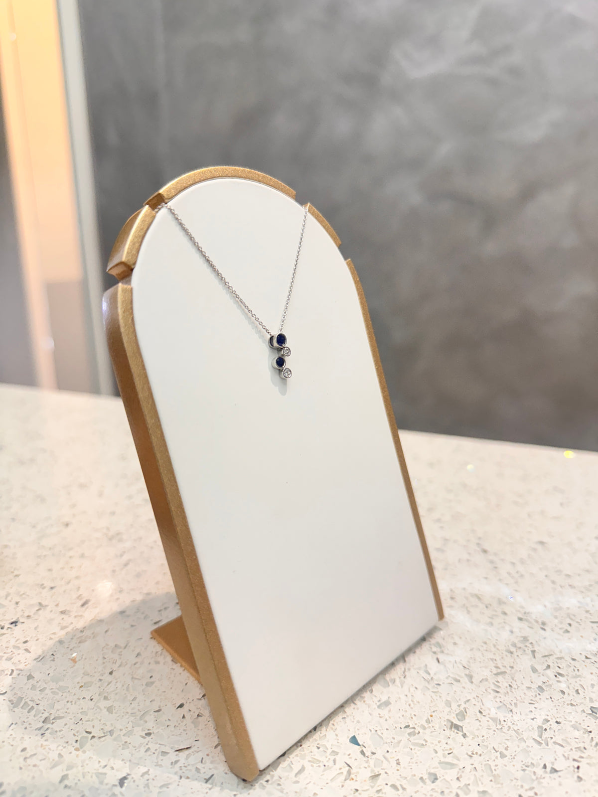 9ct White Gold Sapphire & Diamond Round 4 stone drop pendant