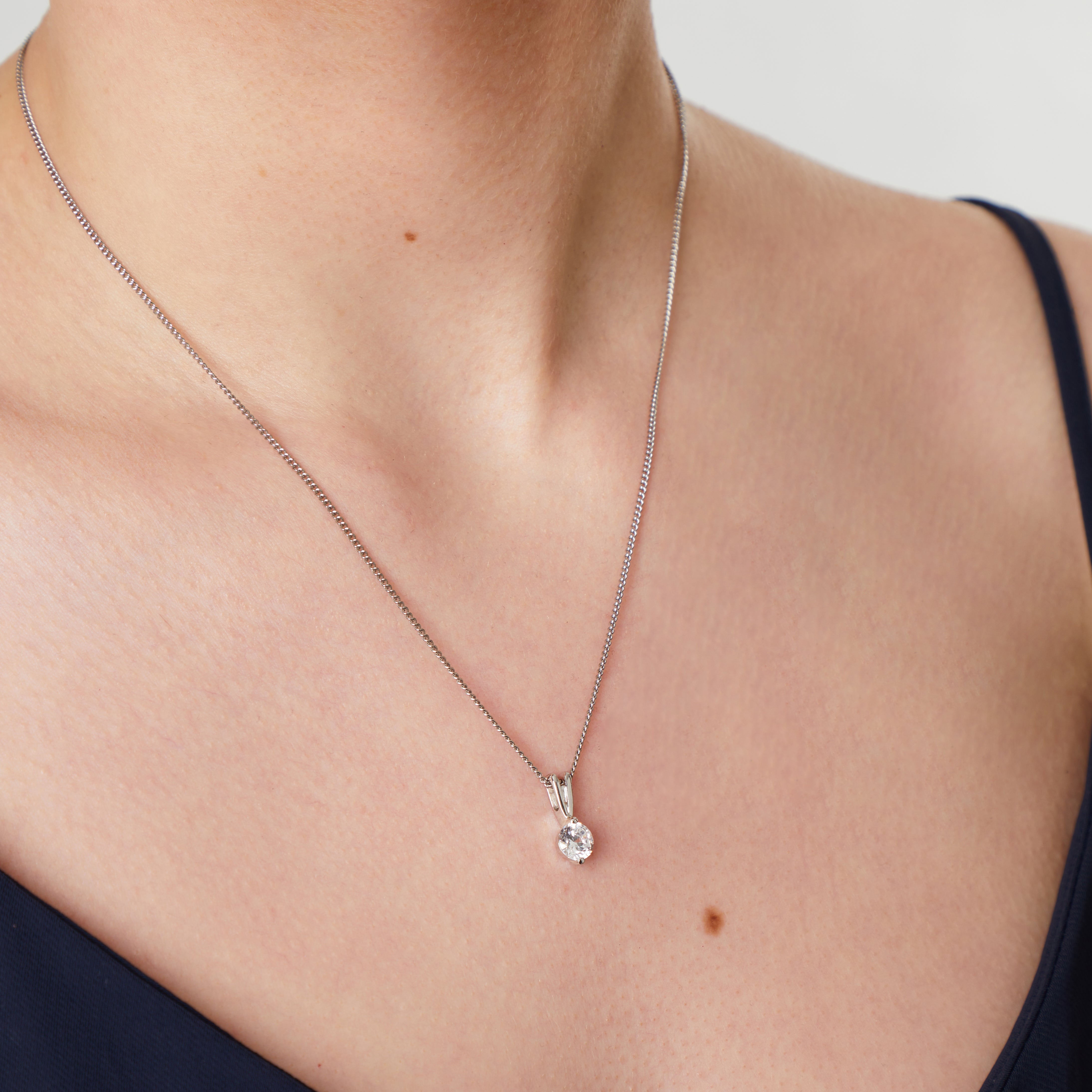 Sterling Silver Solitaire 2 Claw Pendant