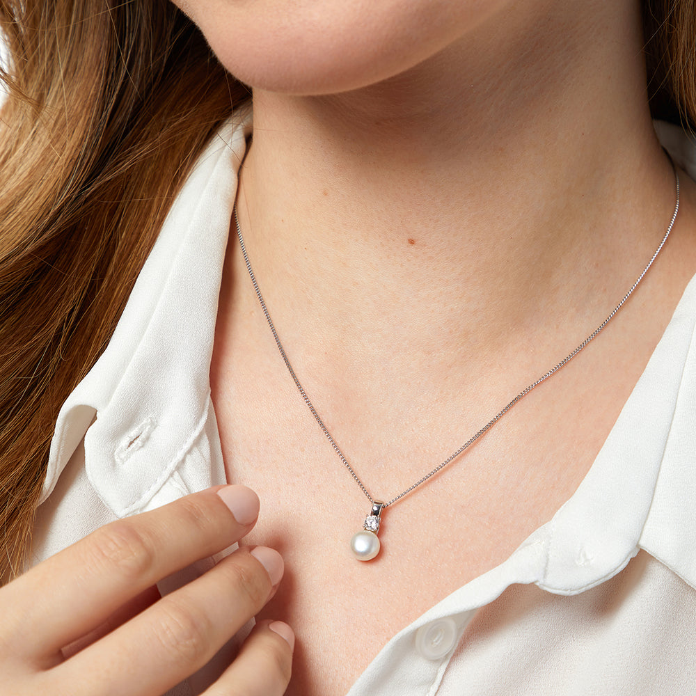 Sterling Silver Sparkling Cubic Zirconia 9mm Freshwater Pearl Necklace