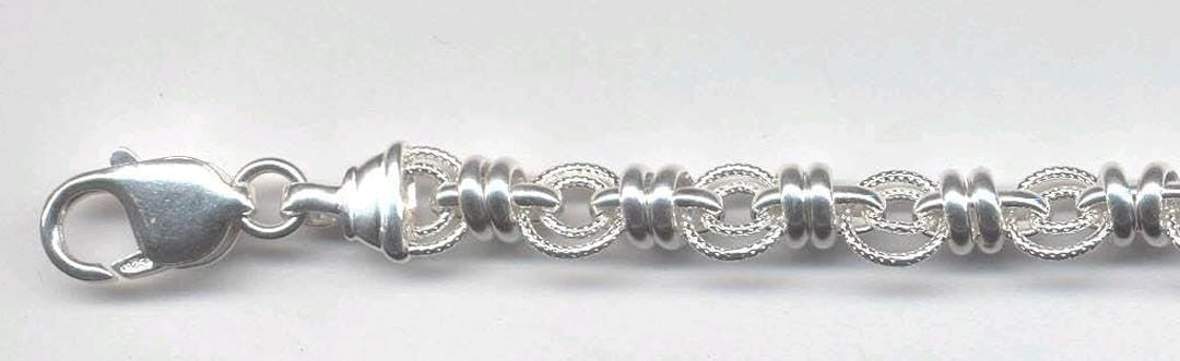 Silver 8mm Round Linked Circles 20"