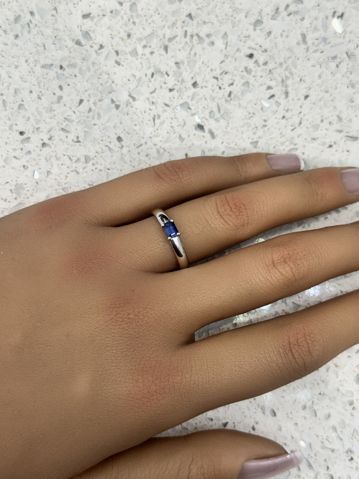 18ct White Gold Blue Emerald Sapphire ring