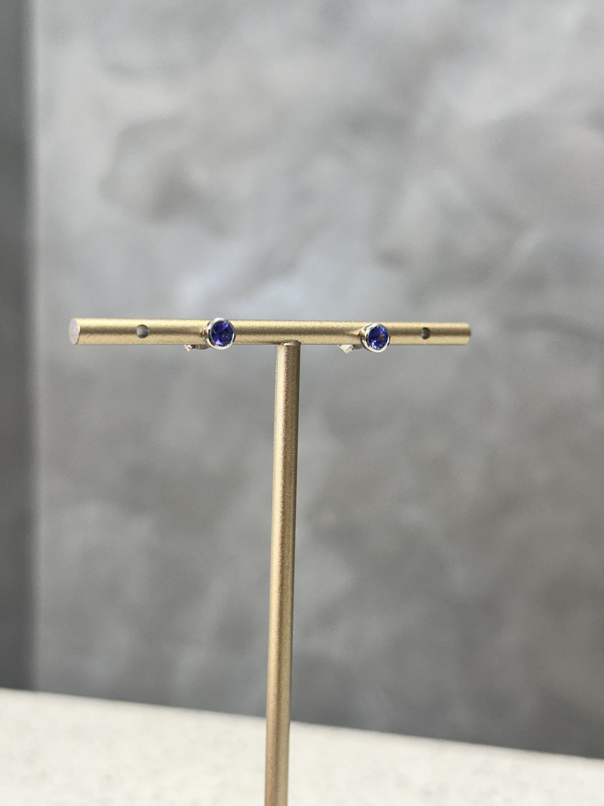 9ct White Gold Tanzanite Round rub over stud Earring