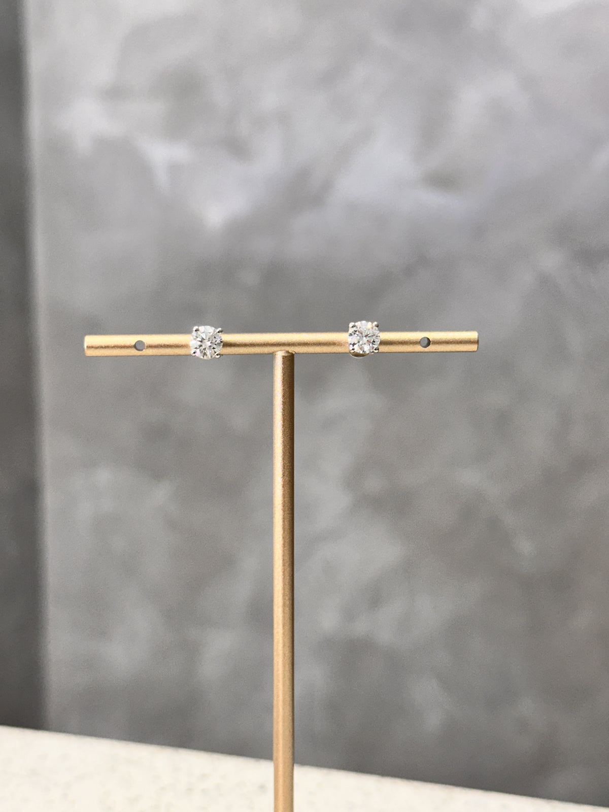 18ct White Gold 1.70ct Round Brilliant Cut Lab Grown Diamond Stud Earrings