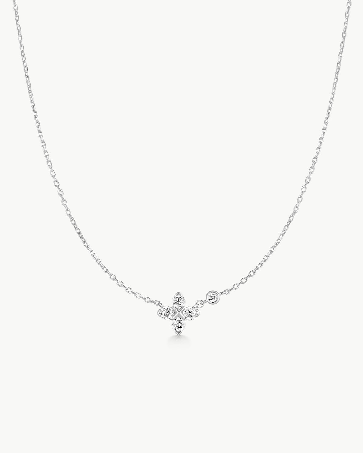 Silver Sparkling Lucky Clover Necklace